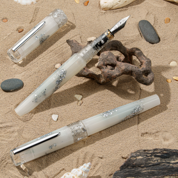 BENU Euphoria - White Beach Fountain Pen