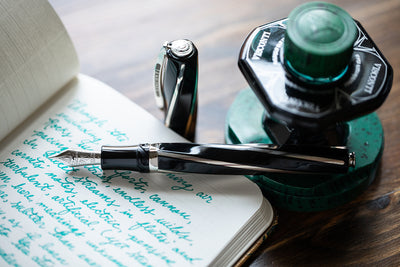 Visconti Divina Black Large Fountain Pen