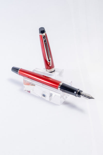 Pre-Owned Waterman Expert Fountain Pen Red